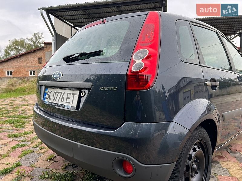Хэтчбек Ford Fiesta 2008 в Болехове