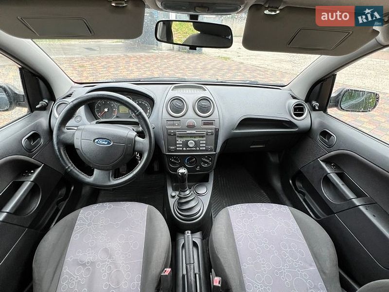 Хэтчбек Ford Fiesta 2008 в Болехове