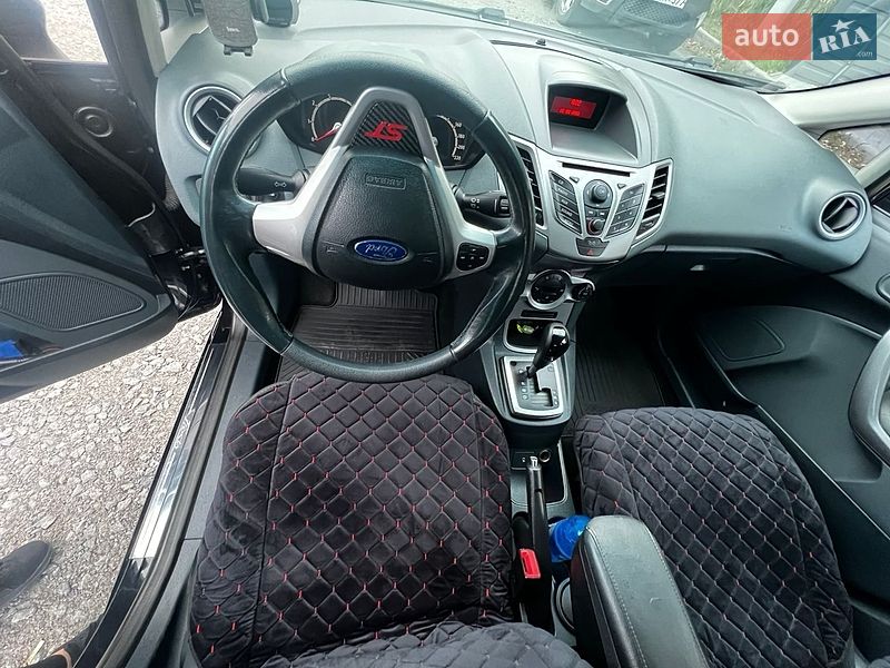 Хетчбек Ford Fiesta 2011 в Рівному