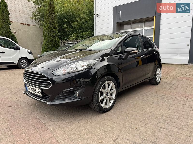 Хетчбек Ford Fiesta 2015 в Івано-Франківську