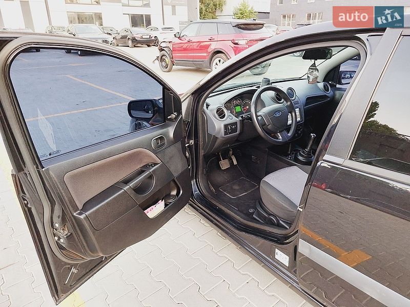 Хэтчбек Ford Fiesta 2008 в Киеве