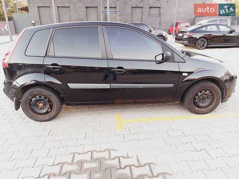 Хэтчбек Ford Fiesta 2008 в Киеве
