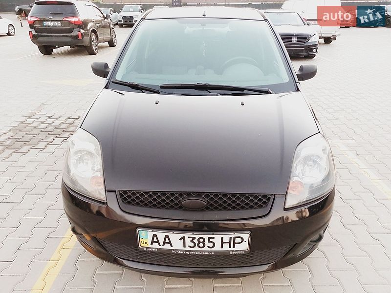 Хэтчбек Ford Fiesta 2008 в Киеве