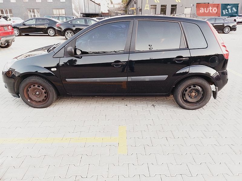 Хэтчбек Ford Fiesta 2008 в Киеве