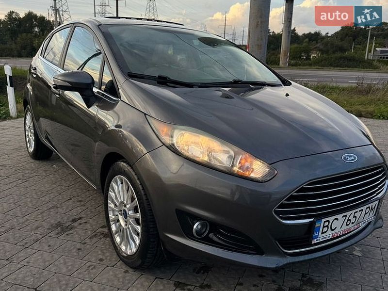 Хетчбек Ford Fiesta 2015 в Львові