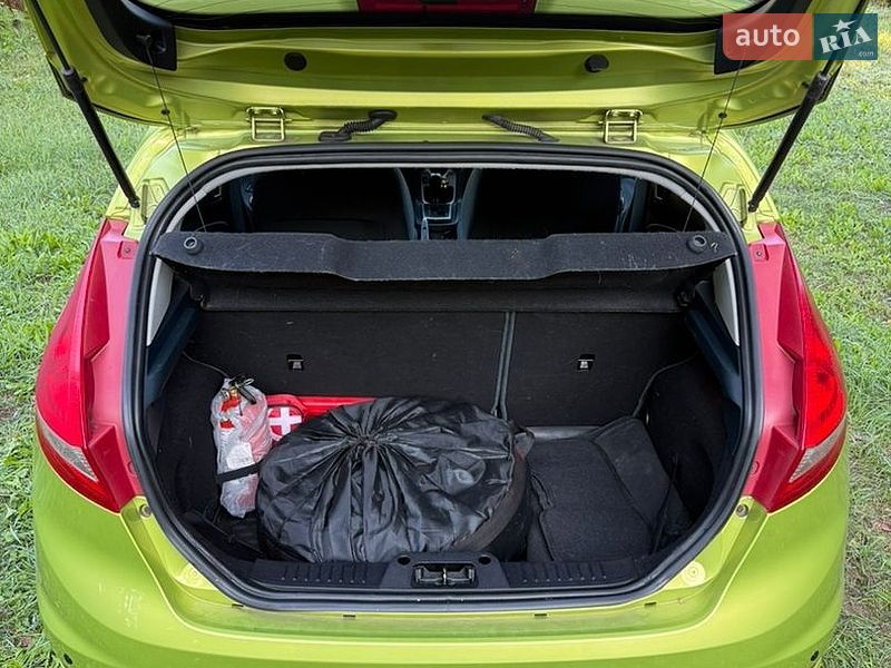 Хетчбек Ford Fiesta 2011 в Києві