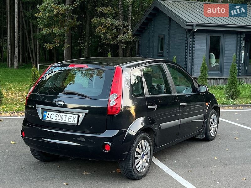 Хэтчбек Ford Fiesta 2007 в Ровно