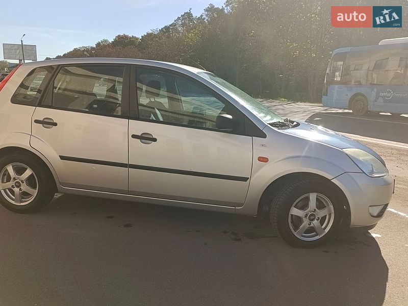 Хетчбек Ford Fiesta 2004 в Білій Церкві