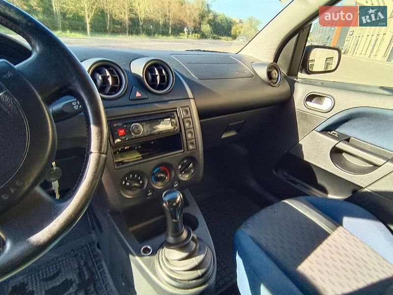 Хетчбек Ford Fiesta 2004 в Білій Церкві