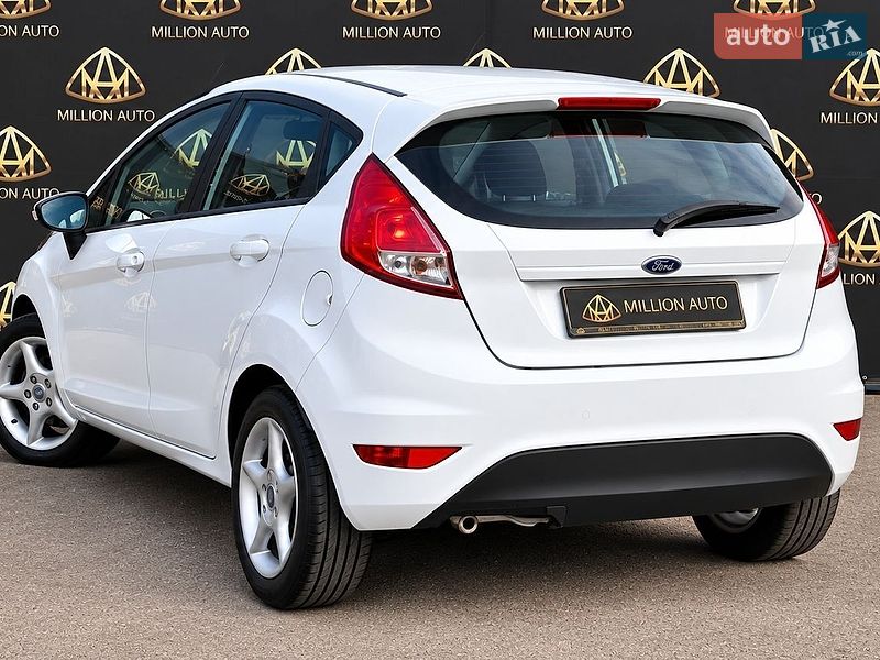 Хэтчбек Ford Fiesta 2016 в Киеве
