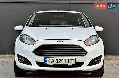 Хэтчбек Ford Fiesta 2015 в Киеве