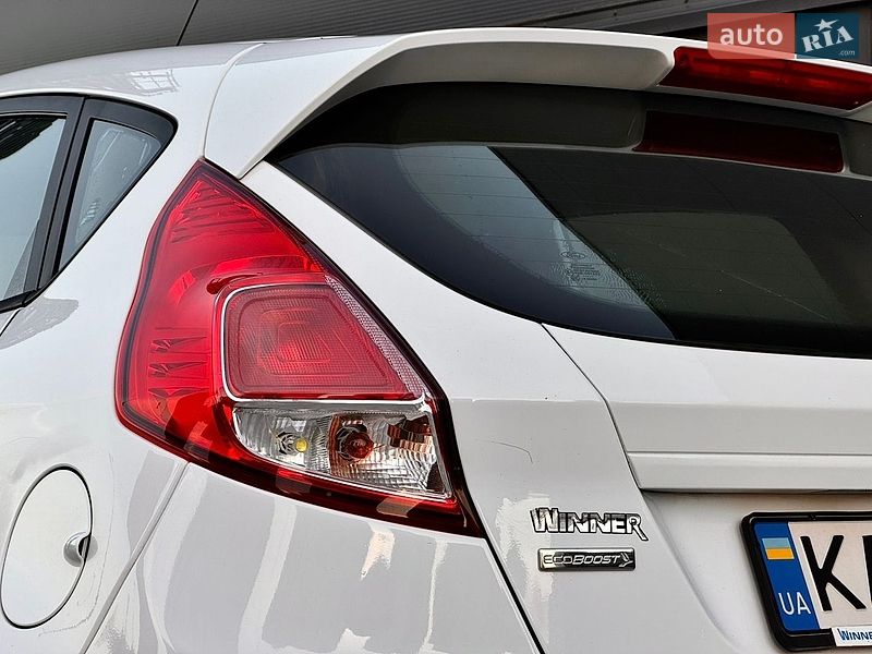 Хэтчбек Ford Fiesta 2015 в Киеве