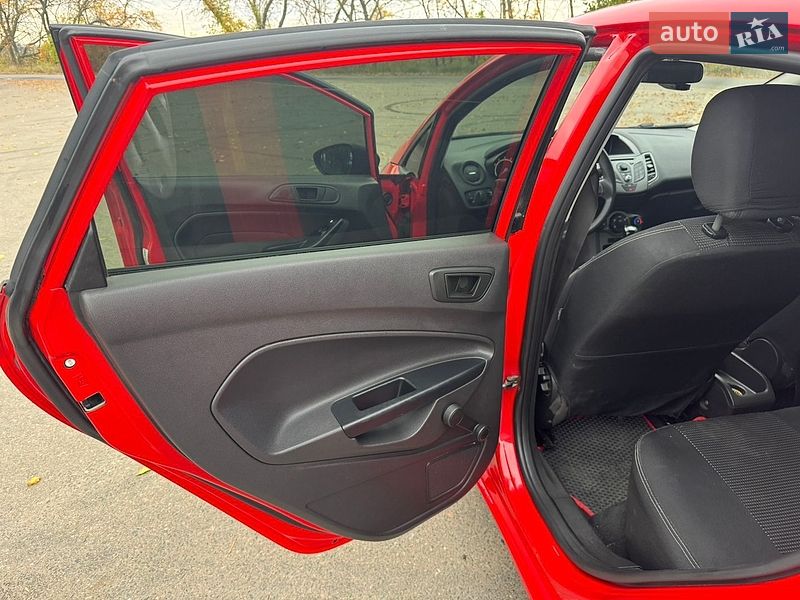 Хэтчбек Ford Fiesta 2013 в Овидиополе