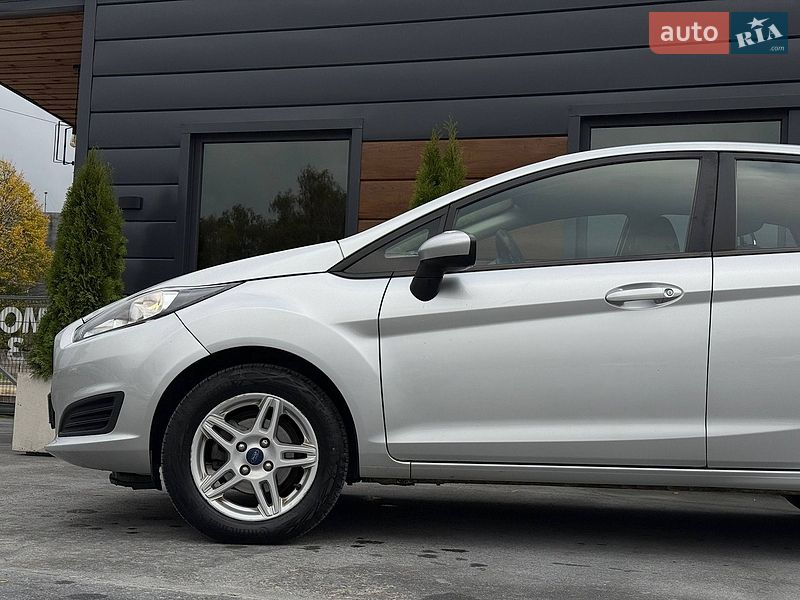 Седан Ford Fiesta 2017 в Рівному
