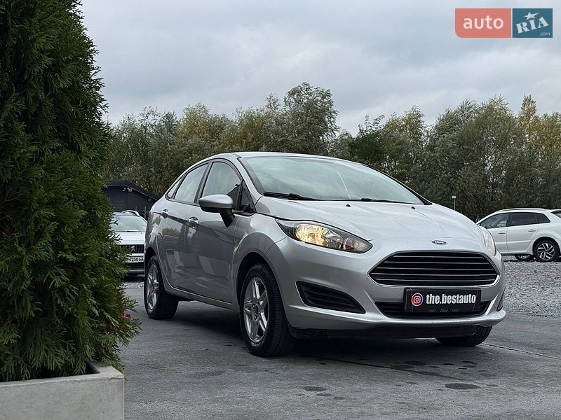 Седан Ford Fiesta 2017 в Ровно