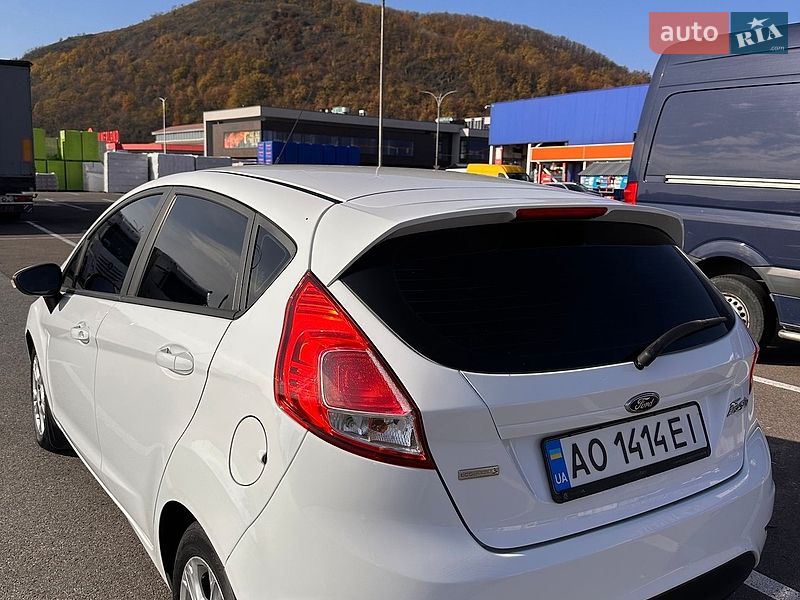 Хэтчбек Ford Fiesta 2016 в Мукачево