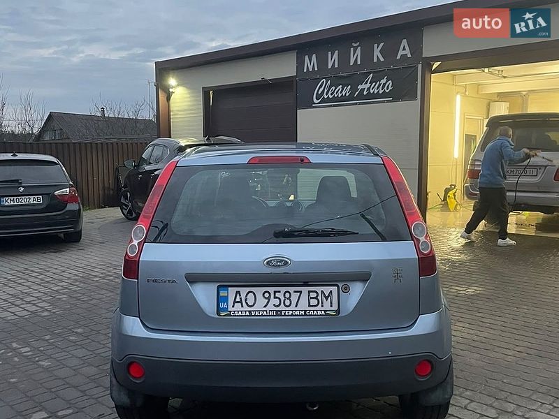 Хэтчбек Ford Fiesta 2006 в Житомире