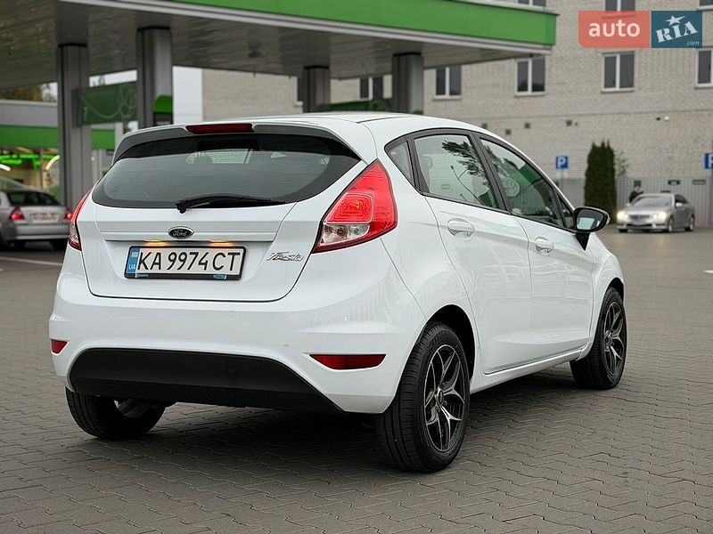 Хэтчбек Ford Fiesta 2013 в Киеве