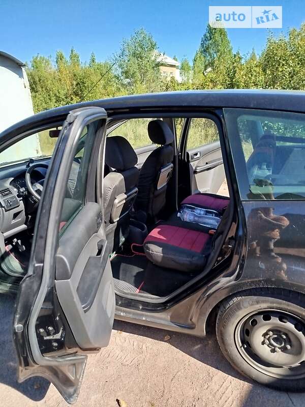 Минивэн Ford Focus C-Max 2004 в Коростене