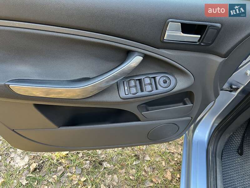 Минивэн Ford Focus C-Max 2007 в Коростышеве