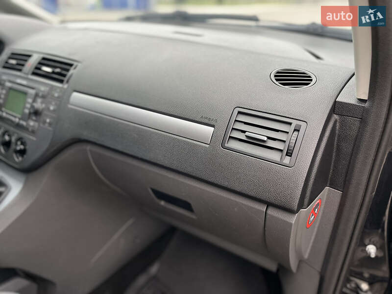 Мінівен Ford Focus C-Max 2006 в Дубні