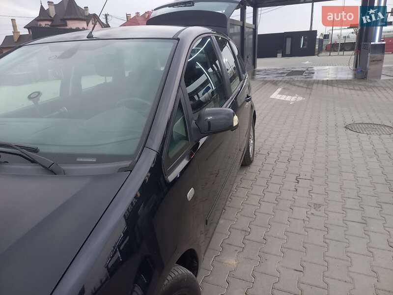 Минивэн Ford Focus C-Max 2005 в Толстом