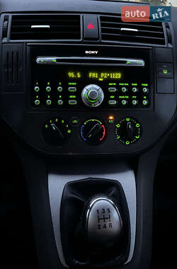 Мінівен Ford Focus C-Max 2004 в 