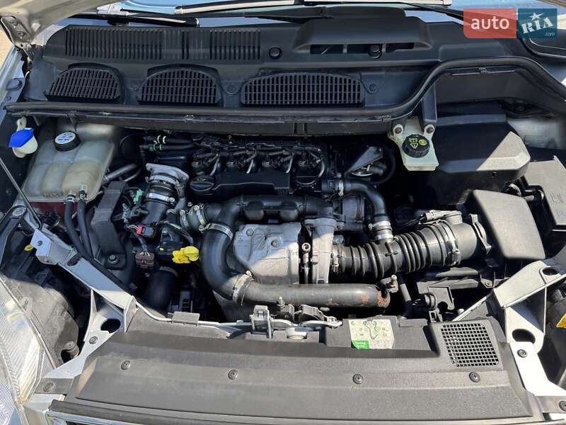 Мінівен Ford Focus C-Max 2006 в Володимирі