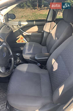 Минивэн Ford Focus C-Max 2003 в 