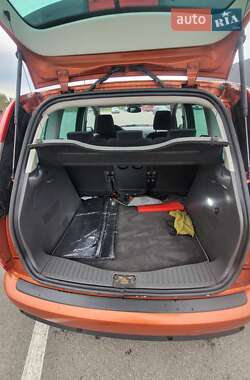 Мінівен Ford Focus C-Max 2004 в 