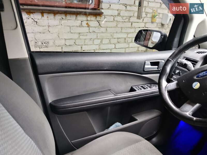 Минивэн Ford Focus C-Max 2006 в Городке
