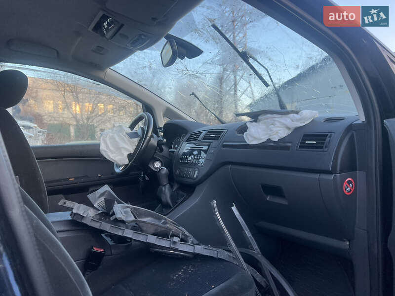 Мінівен Ford Focus C-Max 2004 в Житомирі