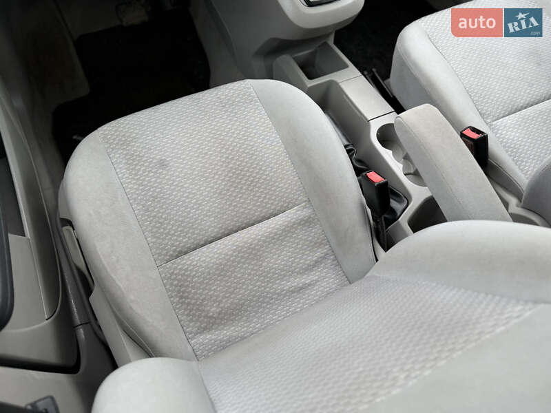 Минивэн Ford Focus C-Max 2006 в Городке фото 25 Минивэн Ford Focus C-Max 2006 в Городке