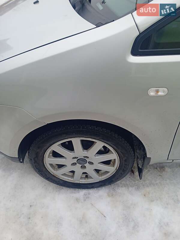 Минивэн Ford Focus C-Max 2007 в Сутисках