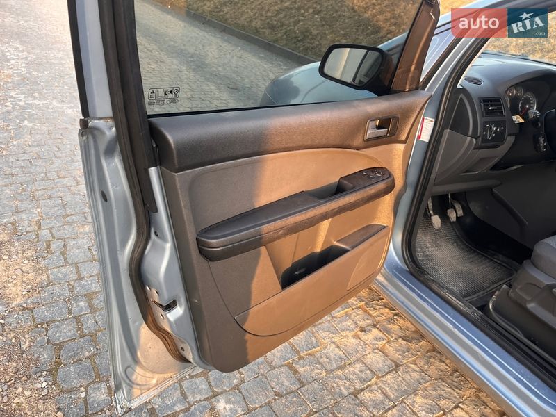 Минивэн Ford Focus C-Max 2005 в Болехове