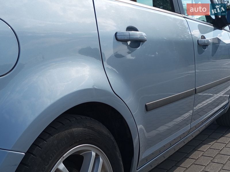 Минивэн Ford Focus C-Max 2003 в Нововолынске