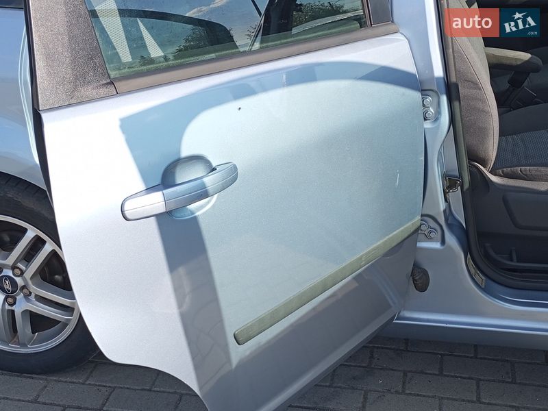 Минивэн Ford Focus C-Max 2003 в Нововолынске