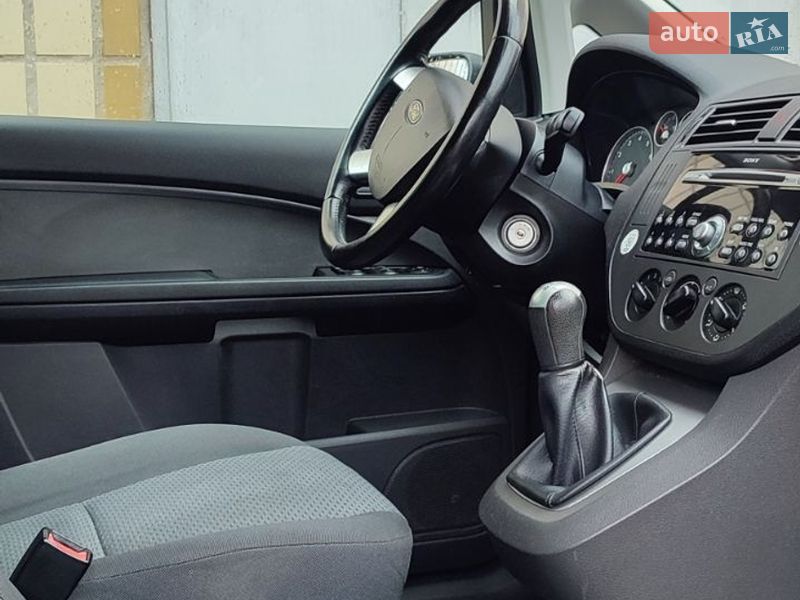 Минивэн Ford Focus C-Max 2005 в Черкассах