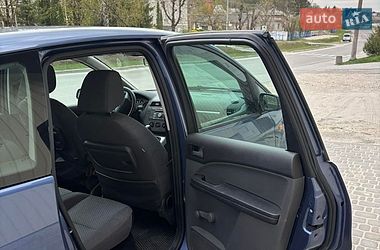 Минивэн Ford Focus C-Max 2005 в Шумске