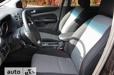 Седан Ford Focus 2010 в 