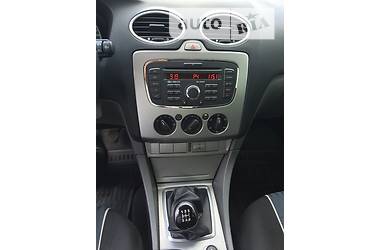 Хэтчбек Ford Focus 2011 в 