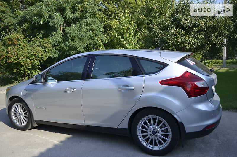 Хэтчбек Ford Focus 2012 в Днепре