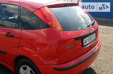 Хэтчбек Ford Focus 2002 в 