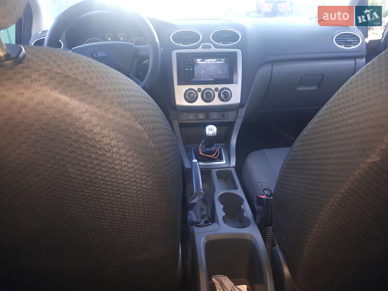 Хэтчбек Ford Focus 2005 в Бершади