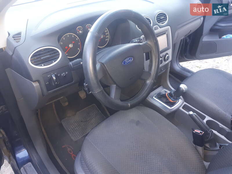 Хэтчбек Ford Focus 2005 в Бершади