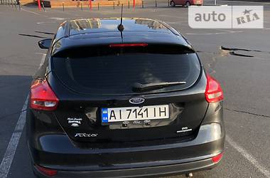 Хэтчбек Ford Focus 2015 в 