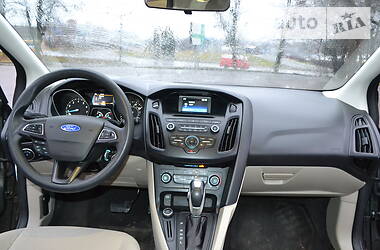 Хэтчбек Ford Focus 2015 в 