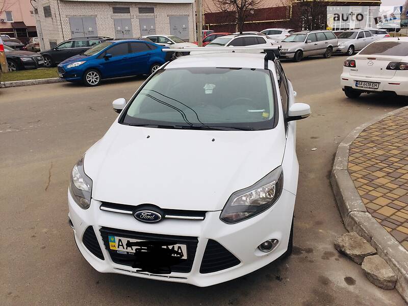 Хетчбек Ford Focus 2011 в 