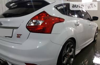 Хетчбек Ford Focus 2013 в 