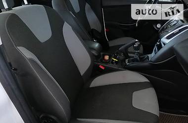 Хетчбек Ford Focus 2013 в 